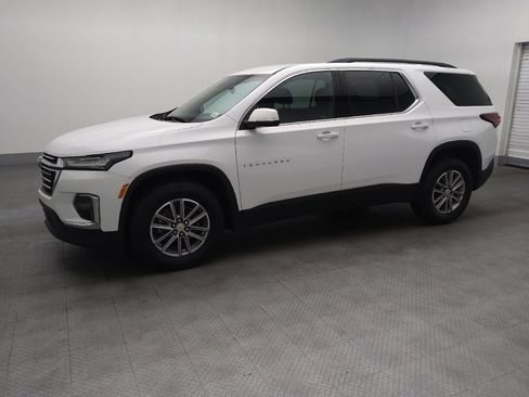 Used 2023 Chevrolet Traverse LT image 2