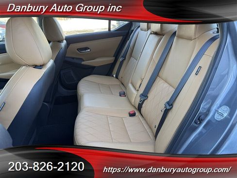 Used 2021 Nissan Sentra SV w/ SV Premium Package image 11