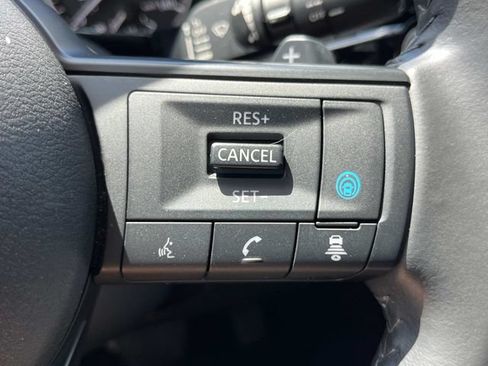 Used 2024 Nissan Pathfinder SV AWD/4WD image 36