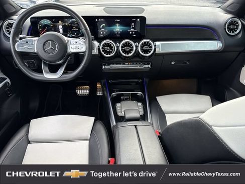 Used 2022 Mercedes-Benz GLB 250 image 11