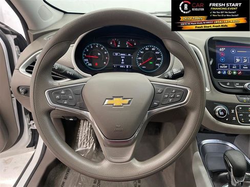 Used 2022 Chevrolet Malibu LT FWD image 25