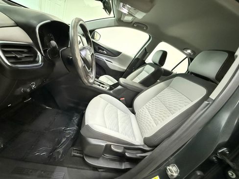 Used 2018 Chevrolet Equinox LS image 17