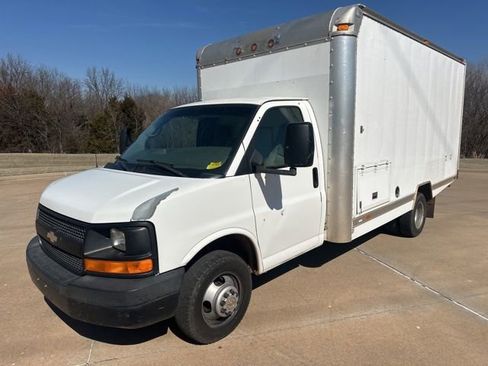 Used 2004 Chevrolet Express 3500 RWD image 1