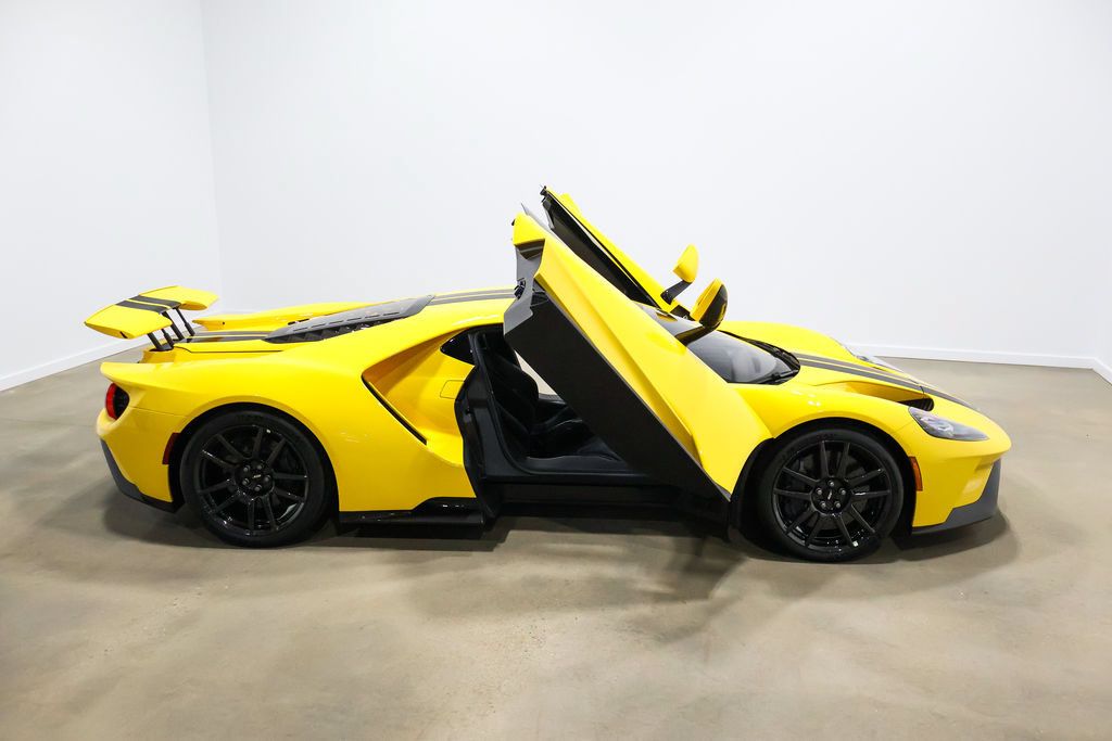 Used 2020 Ford GT Carbon Series RWD image 75