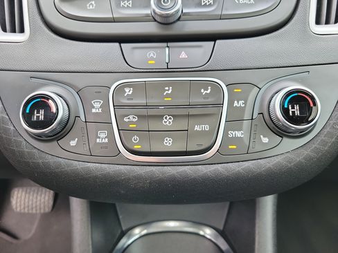 Used 2024 Chevrolet Malibu LT image 14