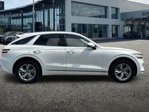 Used 2023 Genesis GV70 2.5T AWD/4WD image 3
