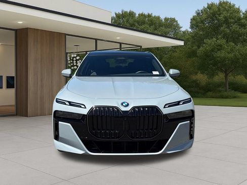 Used 2026 BMW i7 xDrive60 w/ M Sport Package RWD image 4
