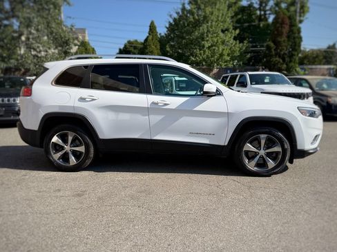 Used 2019 Jeep Cherokee Limited AWD/4WD image 4