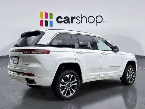 Used 2022 Jeep Grand Cherokee Overland w/ Luxury Tech Group IV AWD/4WD image 5