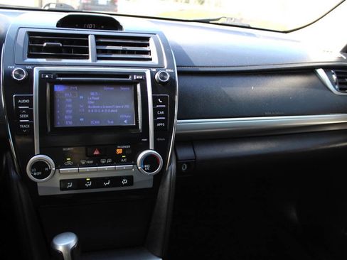 Used 2012 Toyota Camry SE image 8