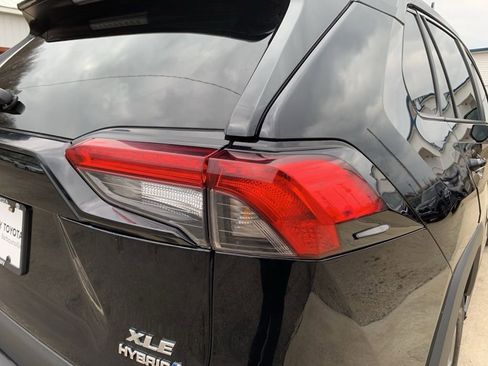 Used 2022 Toyota RAV4 XLE image 30