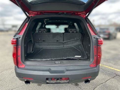 Used 2023 Chevrolet Traverse LT w/ LT Premium Package image 18