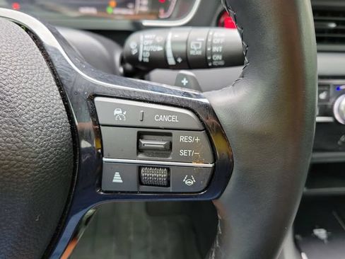 Used 2025 Honda Pilot Elite image 28
