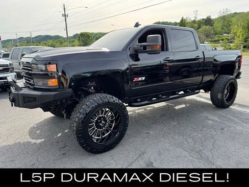 Used 2018 Chevrolet Silverado 2500 LTZ w/ Duramax Plus Package AWD/4WD image 5
