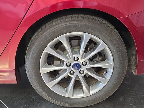 Used 2017 Ford Fusion SE w/ Fusion SE Technology Package FWD image 12