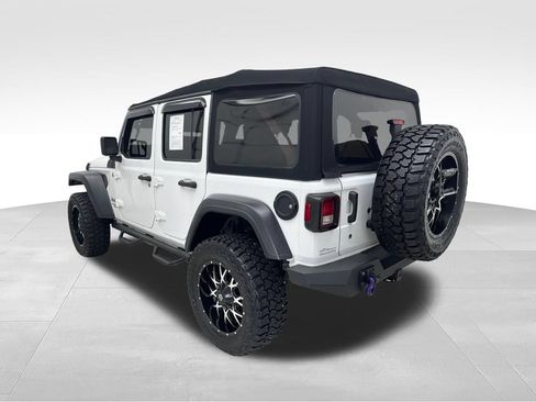 Used 2018 Jeep Wrangler Unlimited Sport AWD/4WD image 3