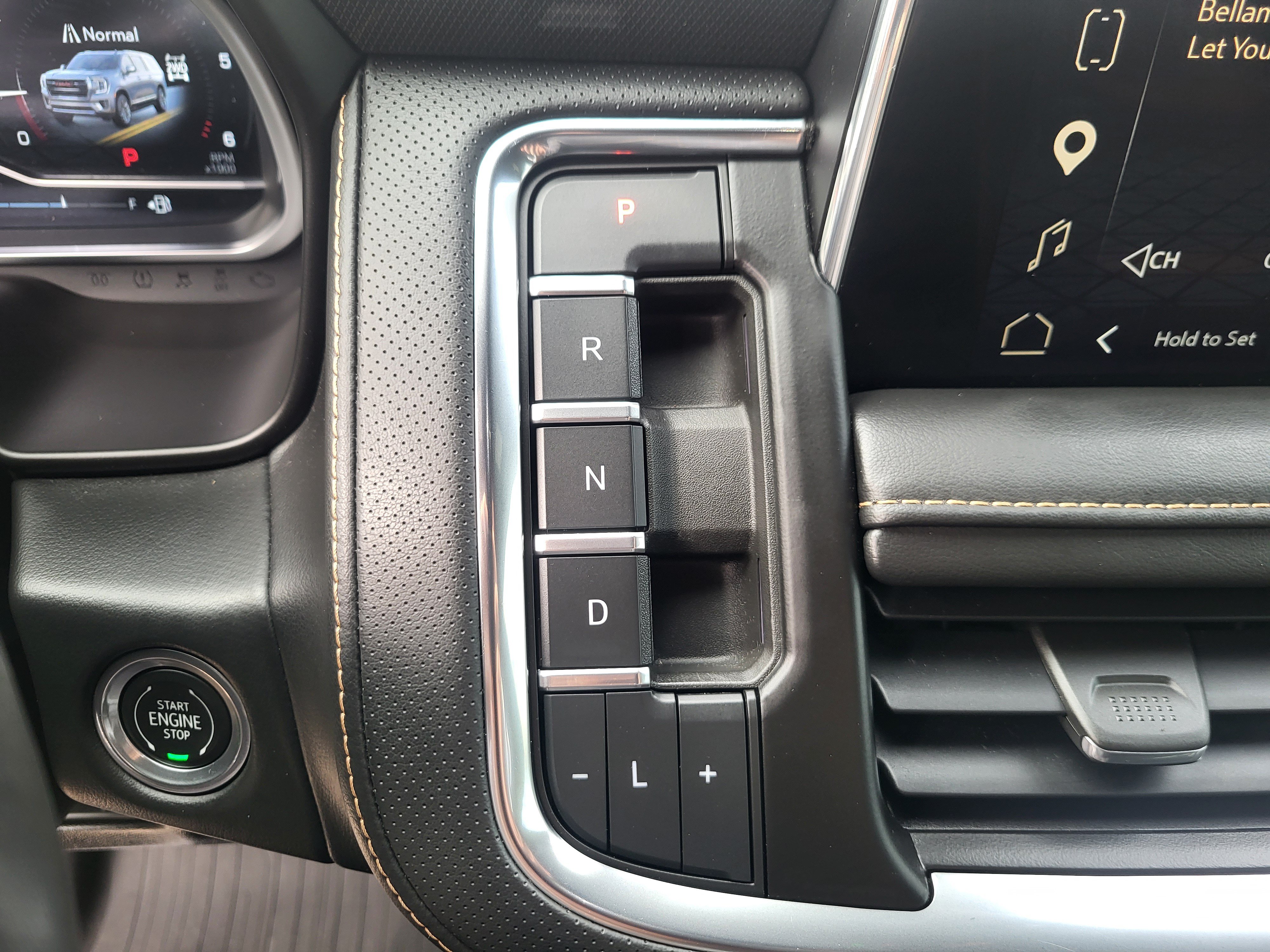 Used 2023 GMC Yukon XL AT4 w/ AT4 Premium Package AWD/4WD image 21