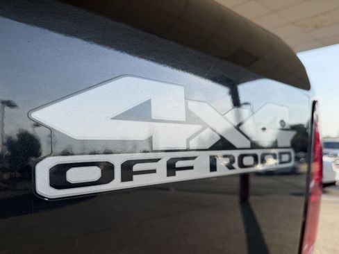 Used 2018 RAM 2500 Tradesman w/ Chrome Appearance Group image 4