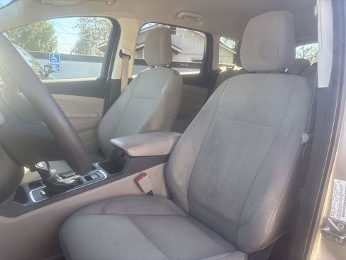 Used 2018 Ford Escape SE image 9