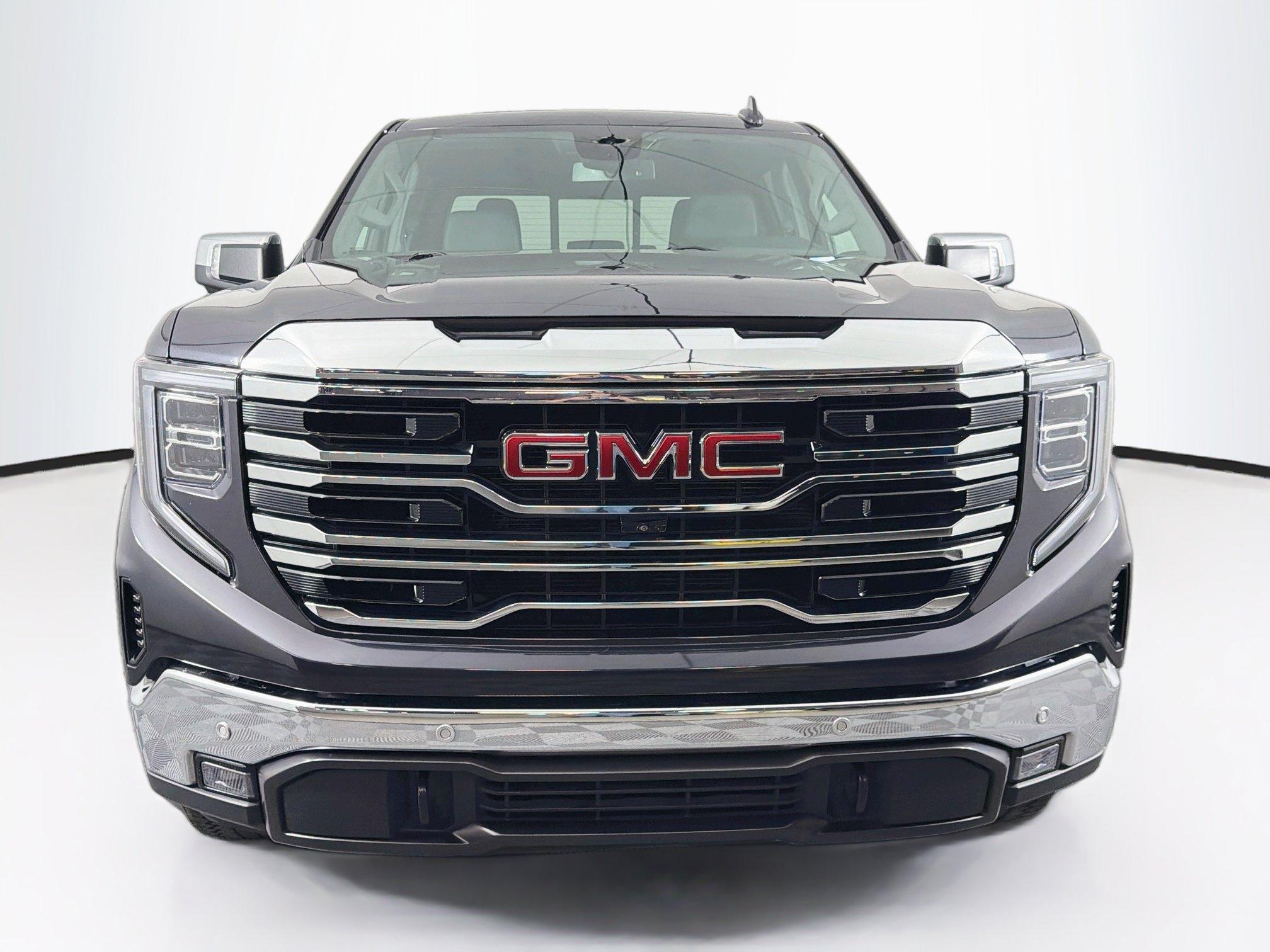 Used 2022 GMC Sierra 1500 SLT w/ SLT Premium Plus Package AWD/4WD image 2