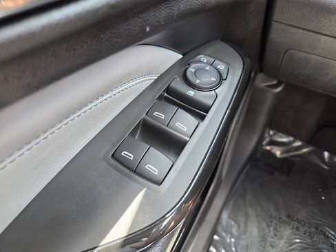 Used 2024 Chevrolet Trax LT FWD image 22