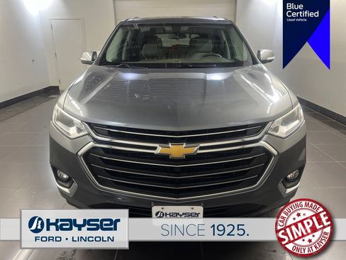 Used 2018 Chevrolet Traverse LT FWD image 2
