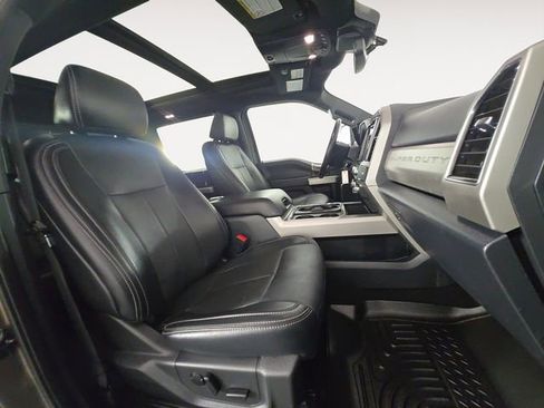 Certified 2022 Ford F350 Lariat w/ Camper Package AWD/4WD image 15