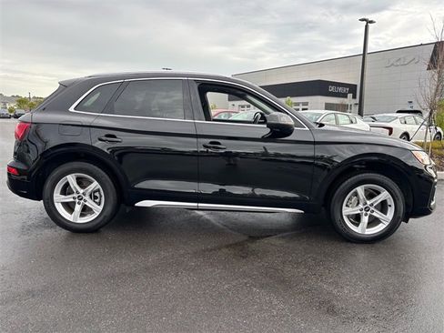 Used 2023 Audi Q5 2.0T Premium w/ Convenience Package image 18
