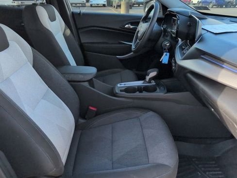 Used 2024 Chevrolet Trax LS FWD image 25