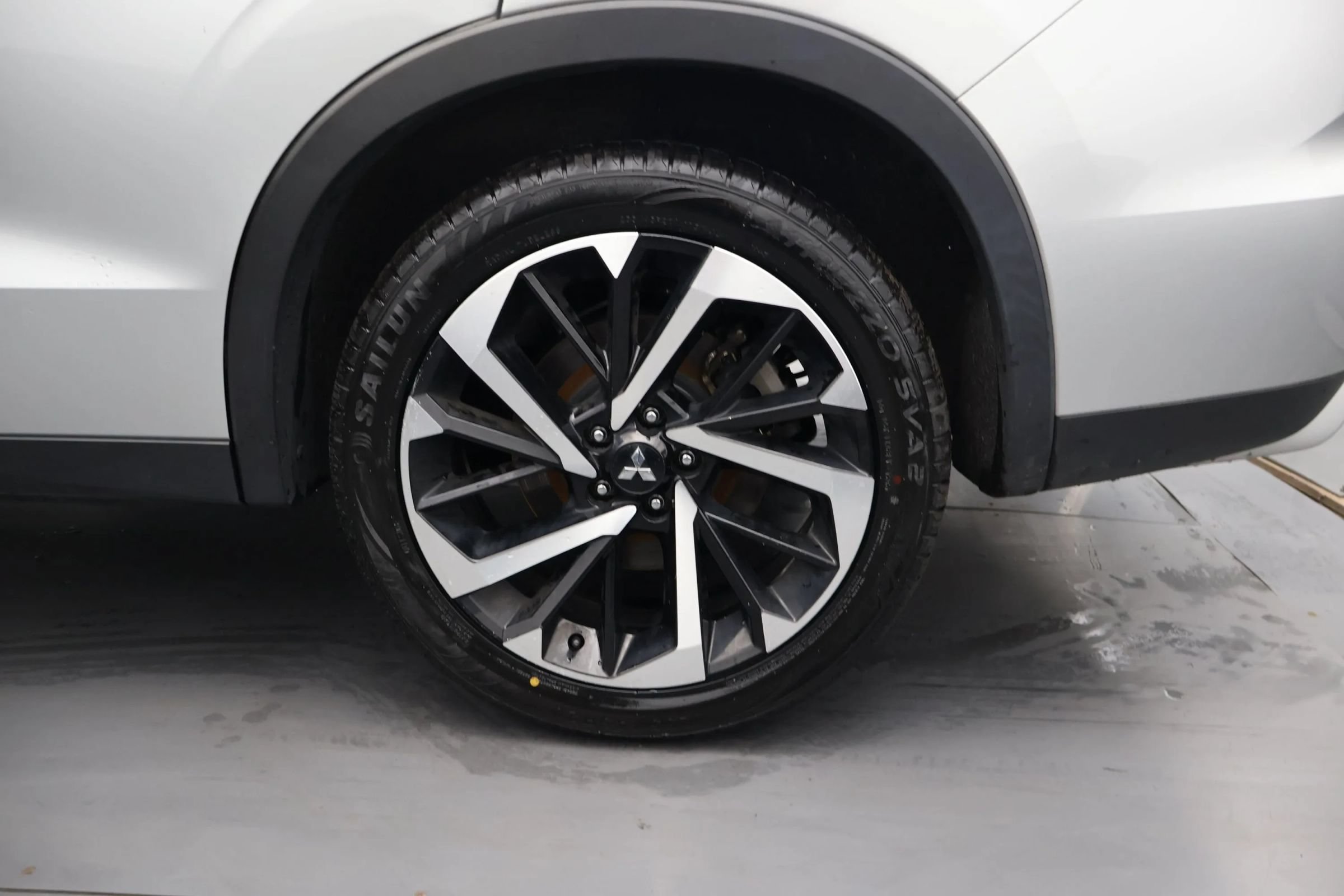 Used 2024 Mitsubishi Outlander Ralliart AWD/4WD image 34