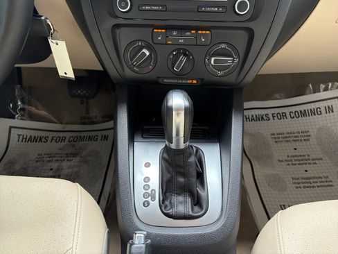 Used 2014 Volkswagen Jetta SE FWD image 26
