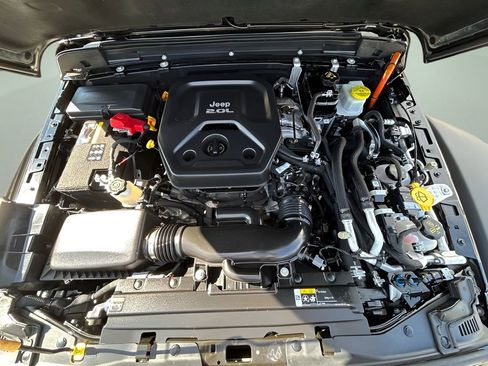 Used 2022 Jeep Wrangler Unlimited Rubicon 4xe image 17