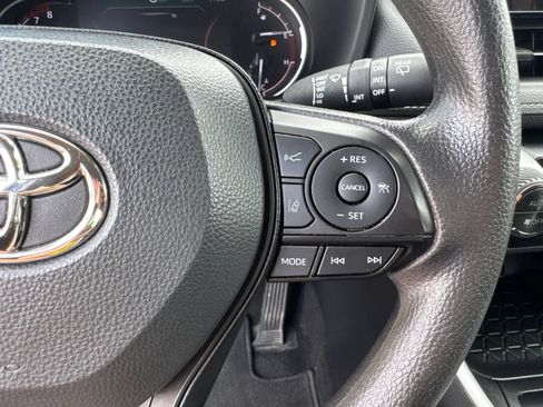 Used 2024 Toyota RAV4 XLE FWD image 20