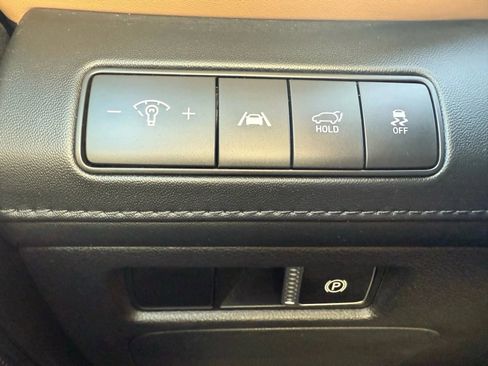 Used 2022 Hyundai Santa Fe Calligraphy image 11