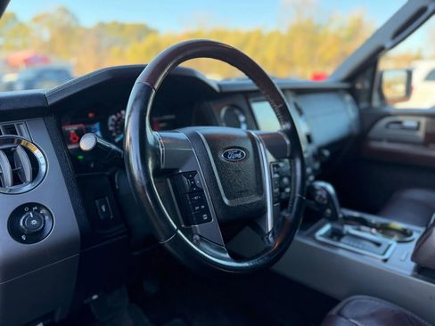 Used 2015 Ford Expedition EL Platinum image 12