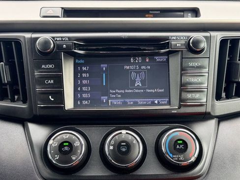 Used 2016 Toyota RAV4 LE FWD image 33