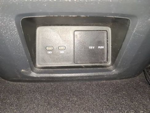 Used 2024 Volkswagen Atlas SE w/ Black Wheel Package FWD image 13