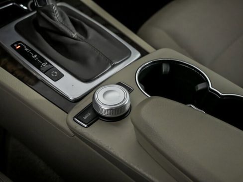 Used 2011 Mercedes-Benz E 350 Cabriolet image 35