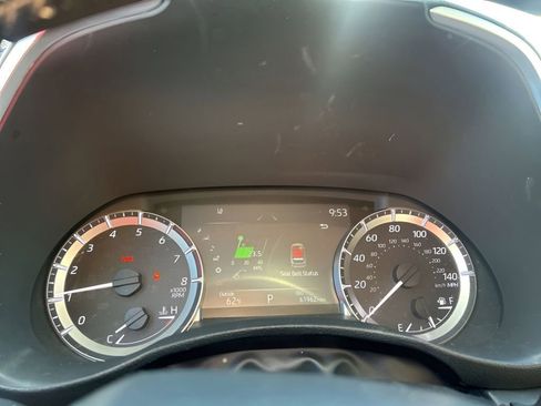 Used 2023 Toyota Highlander XLE image 24