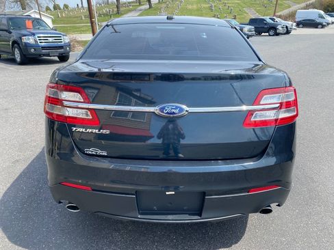 Used 2015 Ford Taurus SE FWD image 4