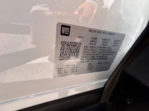 Used 2025 Chevrolet Trax ACTIV w/ Sunroof Package FWD image 9