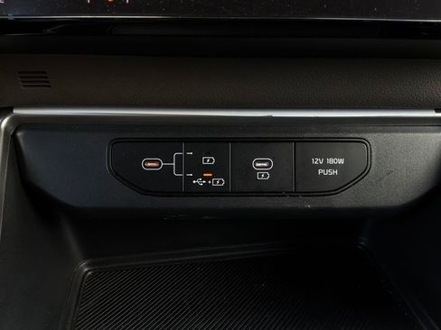 Used 2026 Kia Carnival FWD image 28