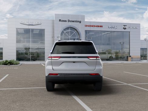 New 2025 Jeep Grand Cherokee Altitude image 7