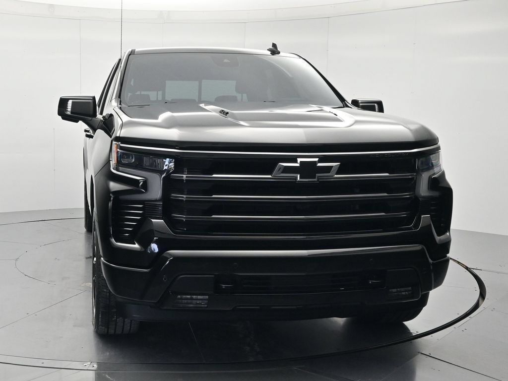 Used 2026 Chevrolet Silverado 1500 High Country w/ Midnight Edition AWD/4WD image 2