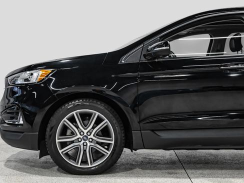 Used 2019 Ford Edge Titanium image 10