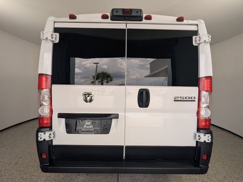 Used 2025 RAM ProMaster 2500 w/ U-Haul Equipment Group FWD image 30