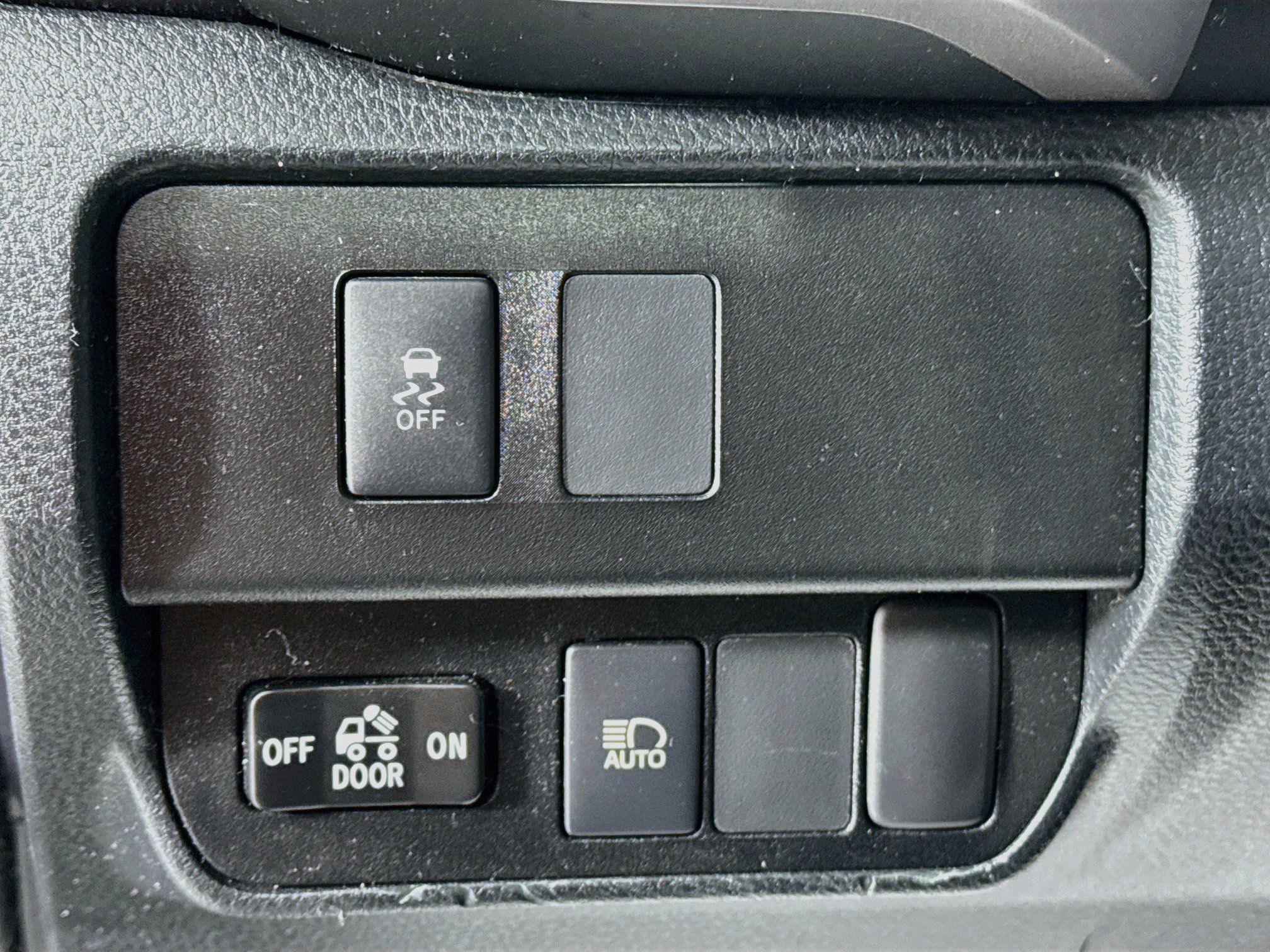 Used 2021 Toyota Tacoma SR5 AWD/4WD image 10