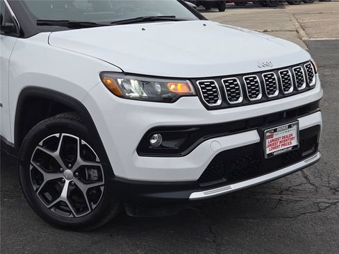 Certified 2024 Jeep Compass Limited image 2