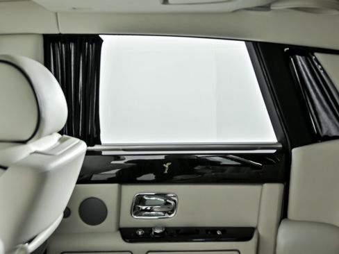 Used 2013 Rolls-Royce Phantom Sedan image 26
