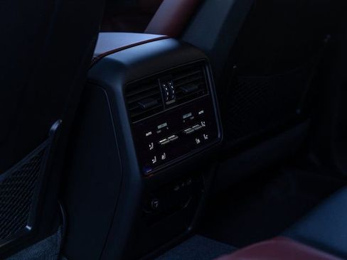 New 2026 Porsche Cayenne image 31